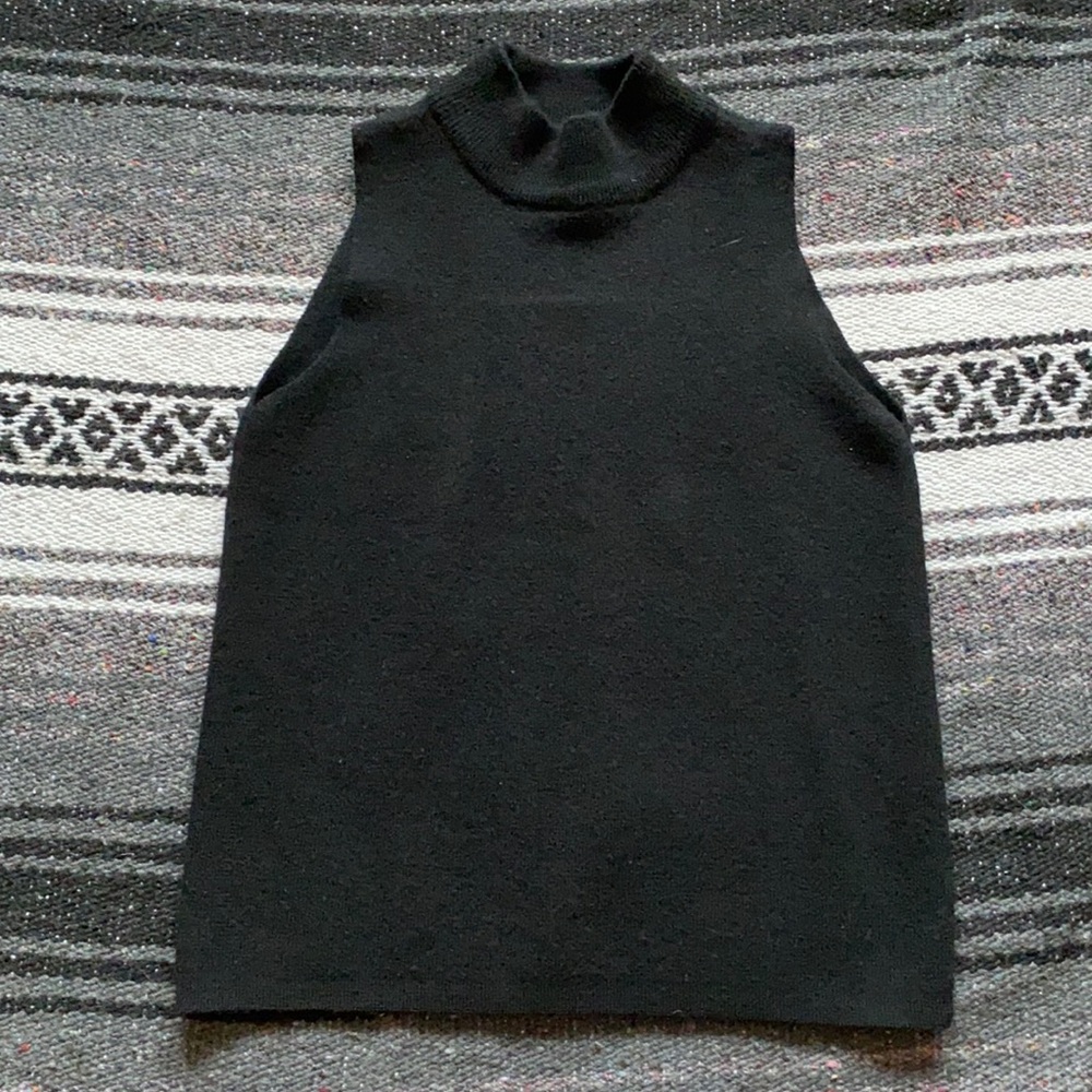 Sleeveless Wool Turtleneck